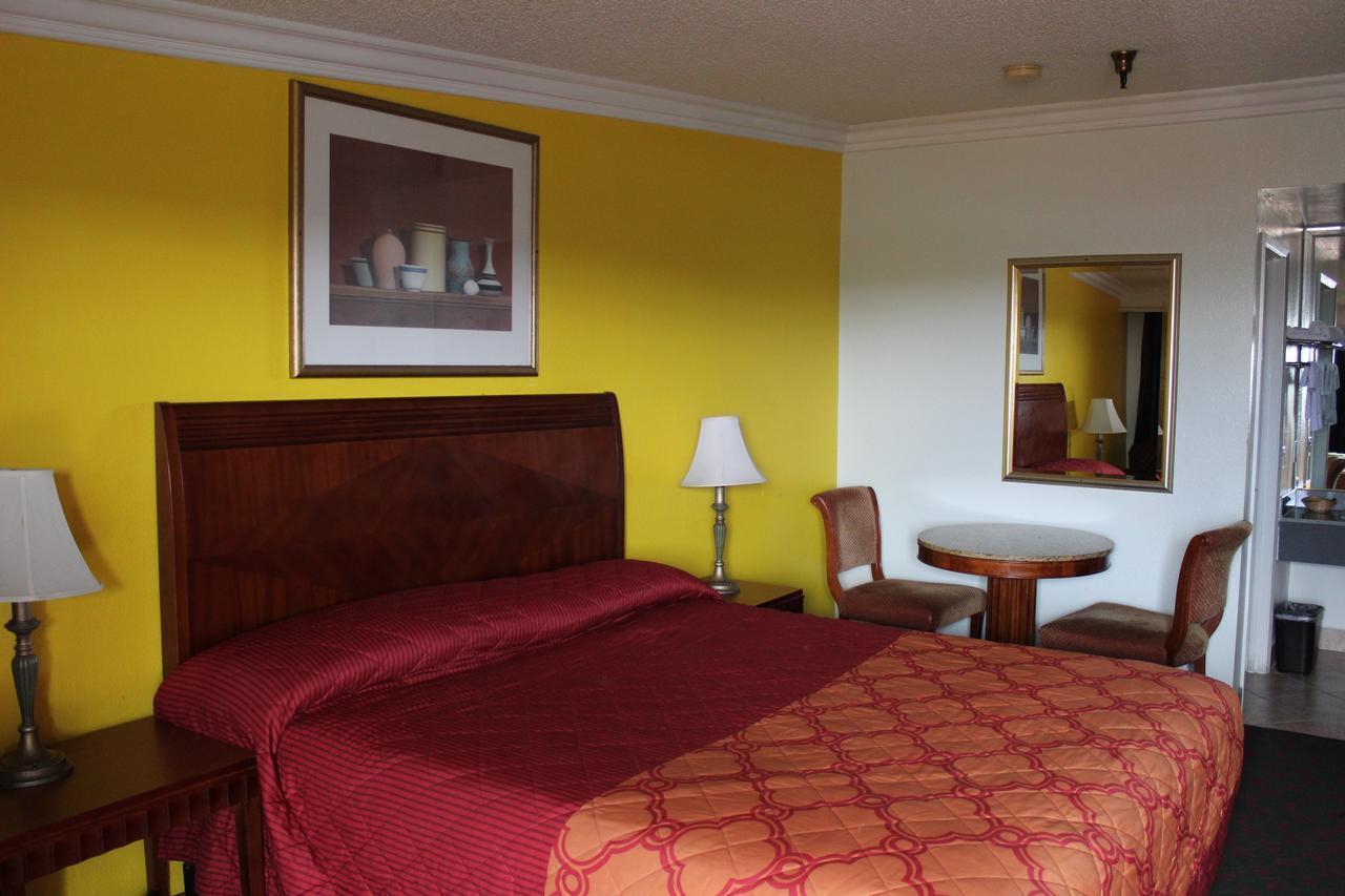 Starlite Motel Беллфлауэр Экстерьер фото