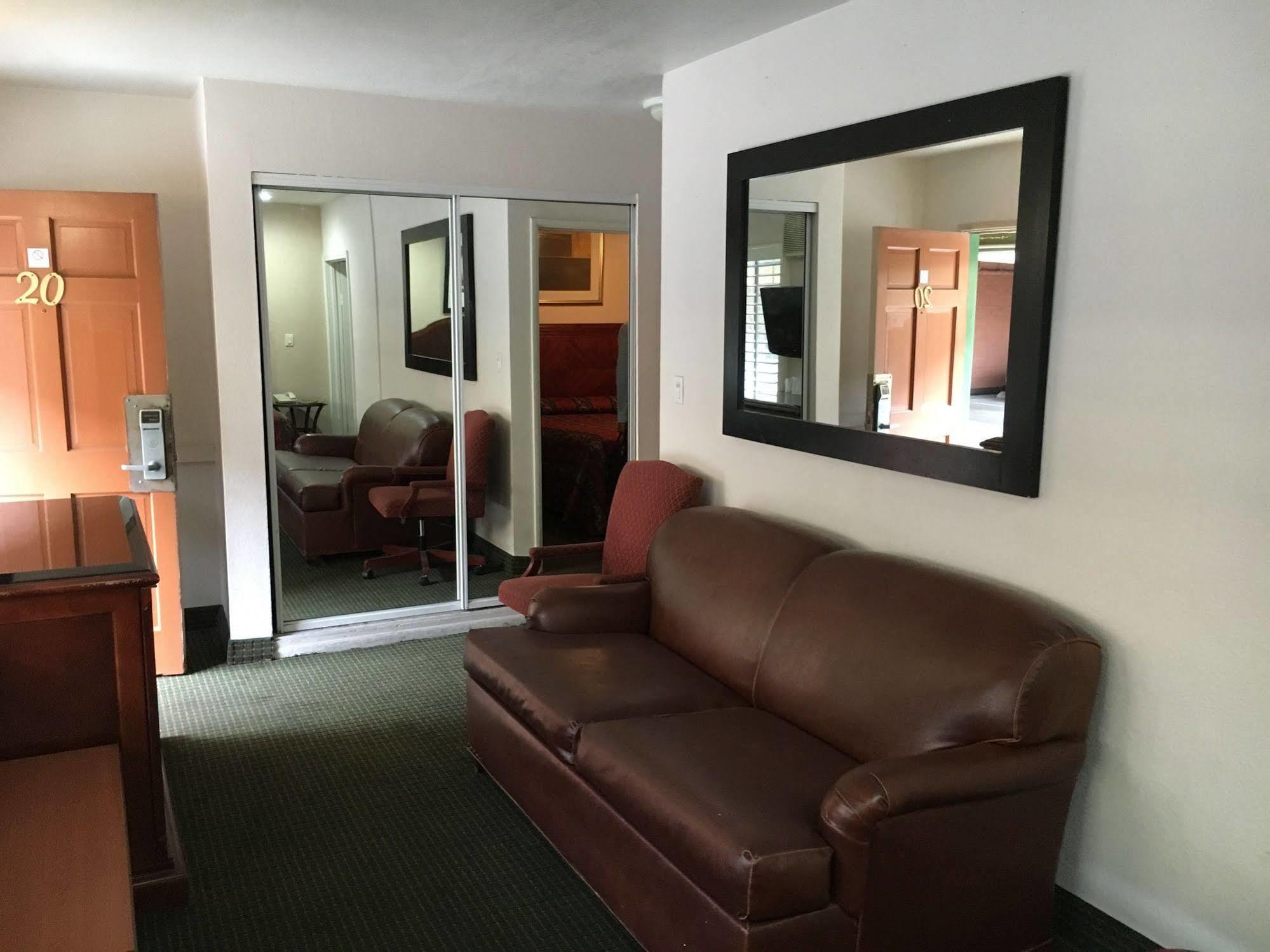 Starlite Motel Беллфлауэр Экстерьер фото