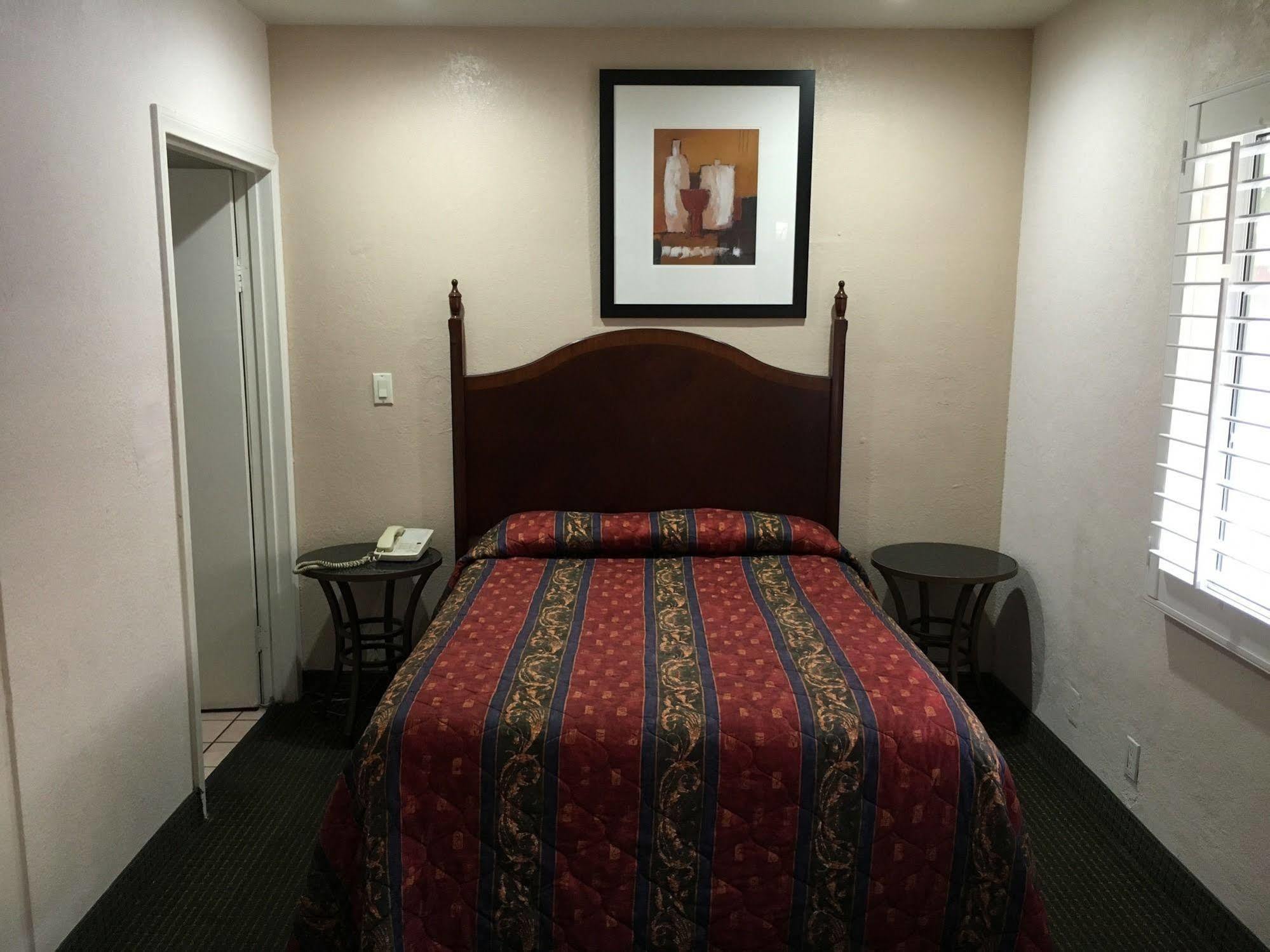 Starlite Motel Беллфлауэр Экстерьер фото